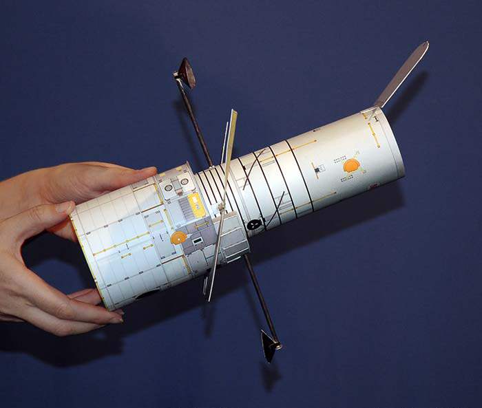 777纸模型:哈勃太空望远镜航天模型1:481:35-标题图